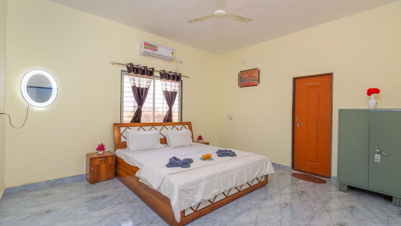 Photo of Bedroom in Wadgaon