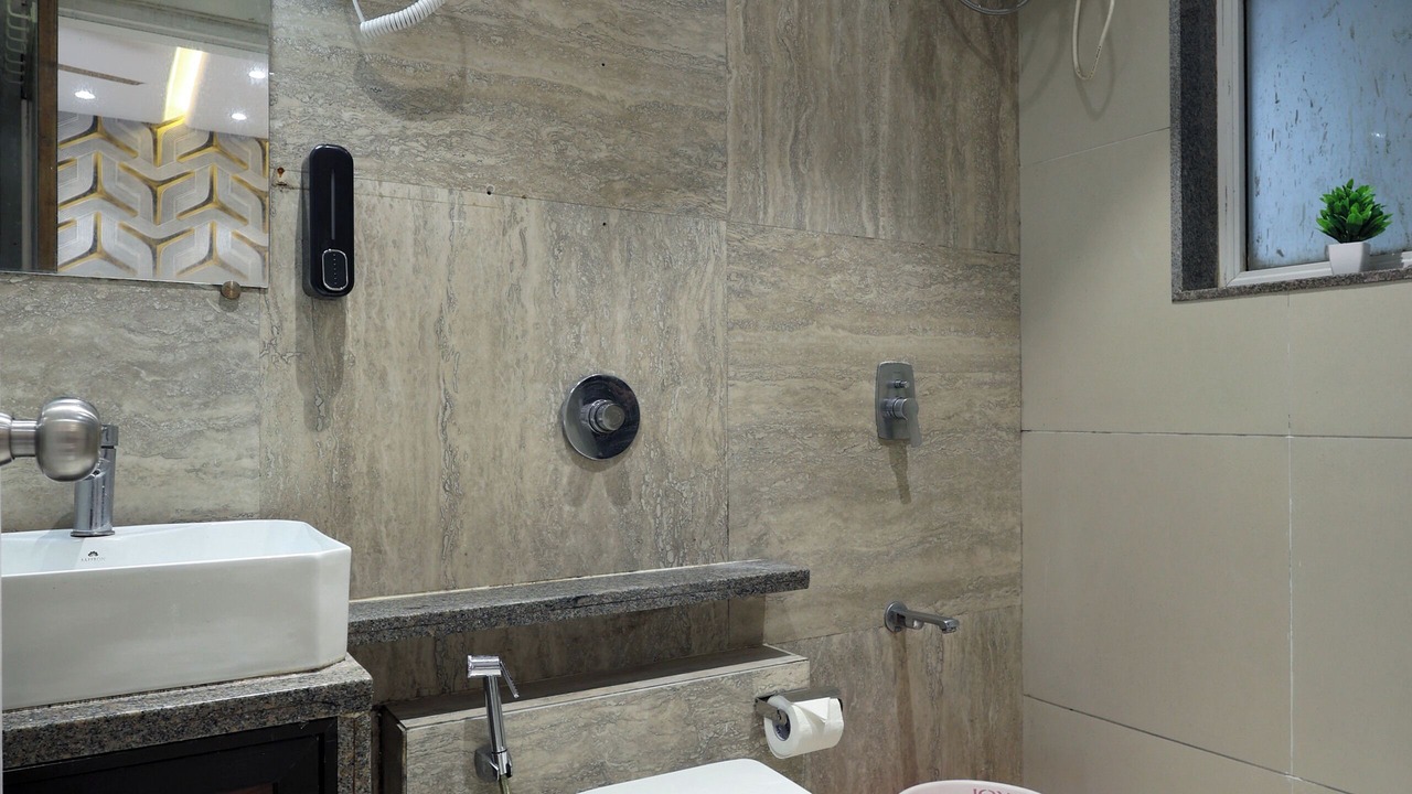 Photo of Bathroom in Vile Parle