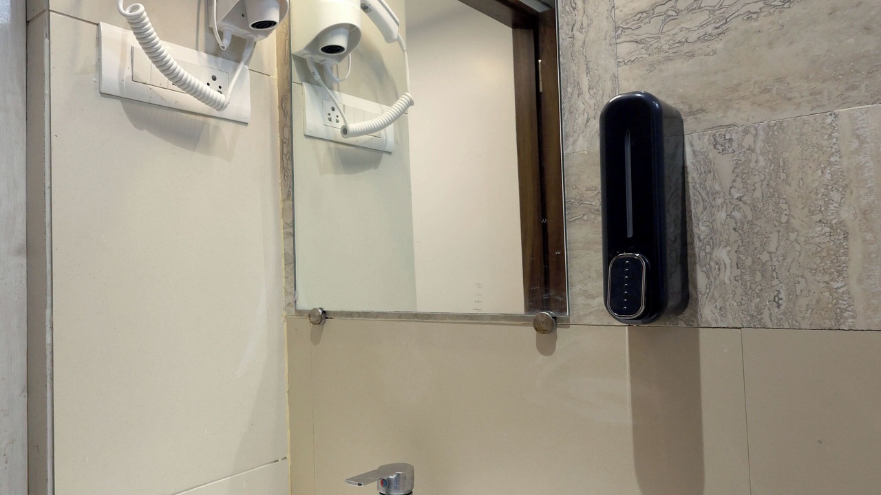Photo of Bathroom in Vile Parle