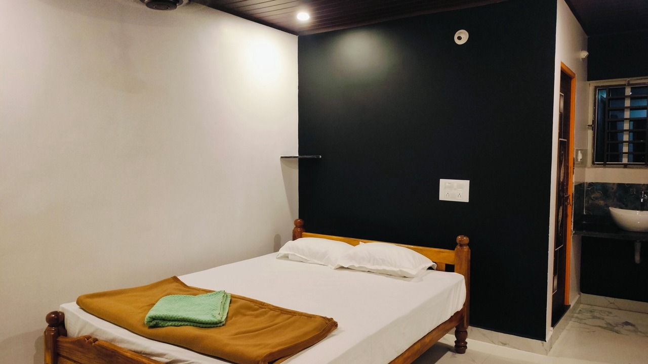 Photo of Bedroom in Hireguthi