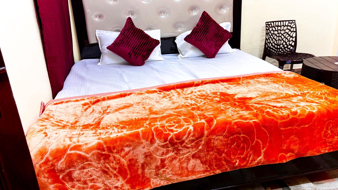 Photo of Bedroom in Naini