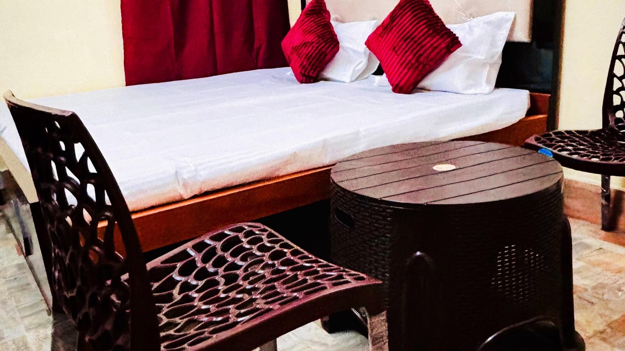 Photo of Bedroom in Naini