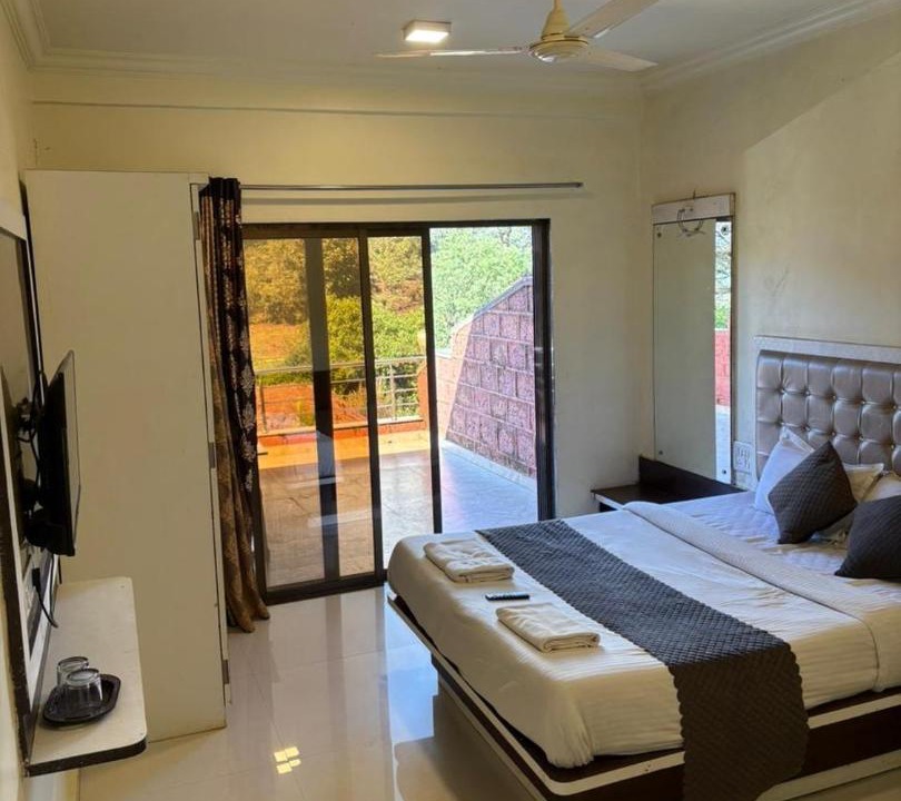 Photo of Bedroom in Mahabaleshwar