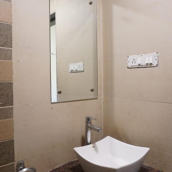 Photo of Bathroom in Mahabaleshwar