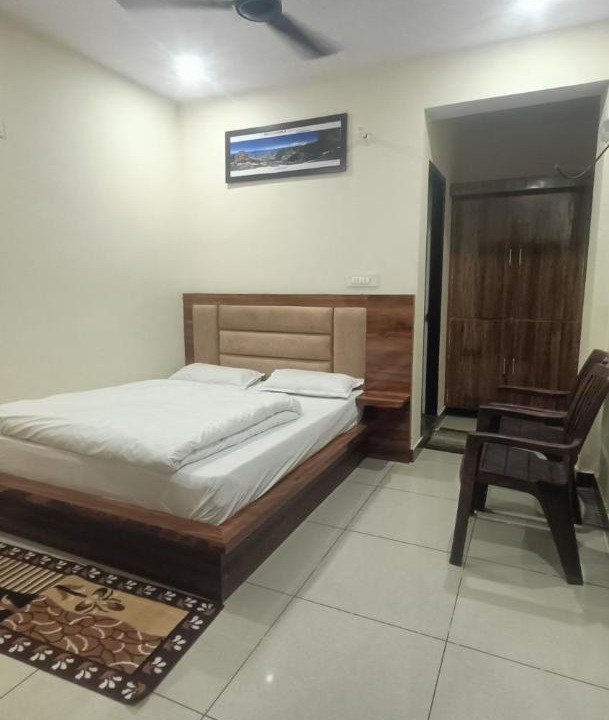 Photo of Bedroom in Ukhimath