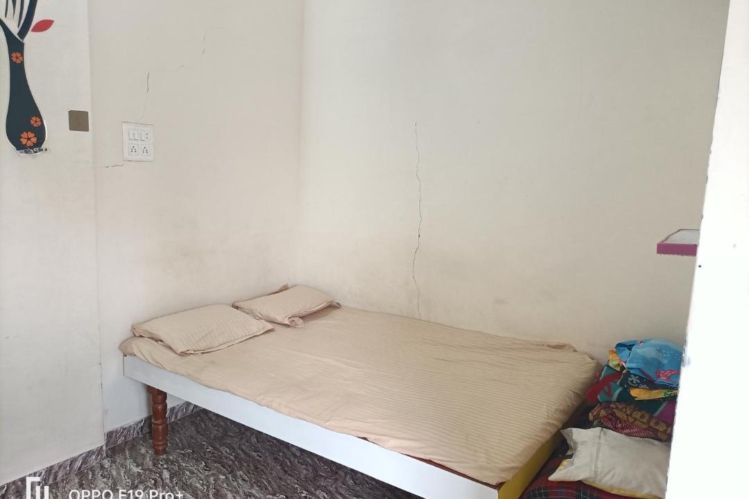 Photo of Bedroom in Akalkot