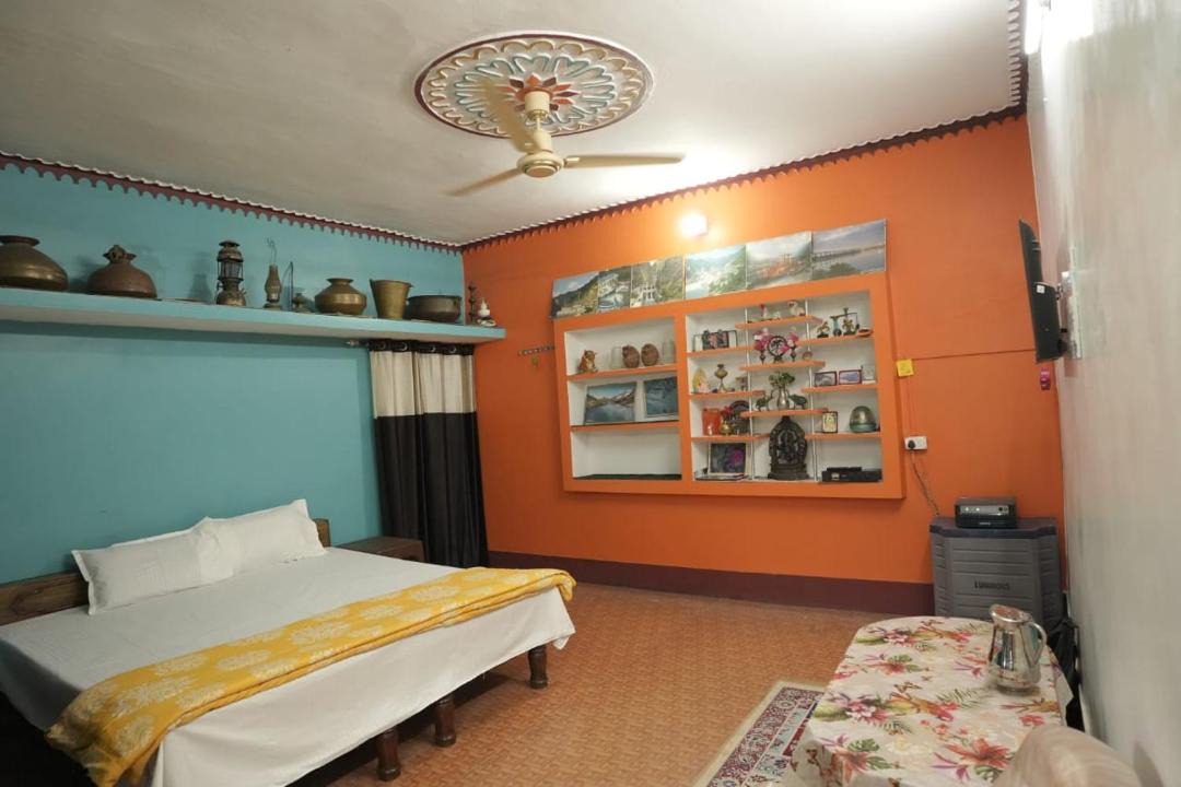 Photo of Bedroom in Devaprayag