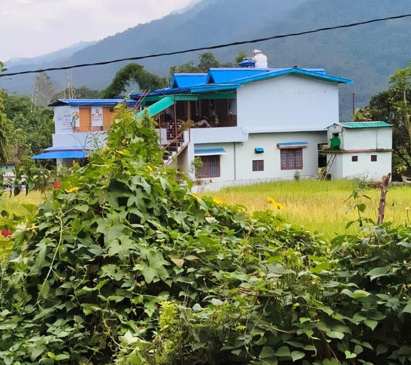 Photo of Buildings in Sona Nadi Range