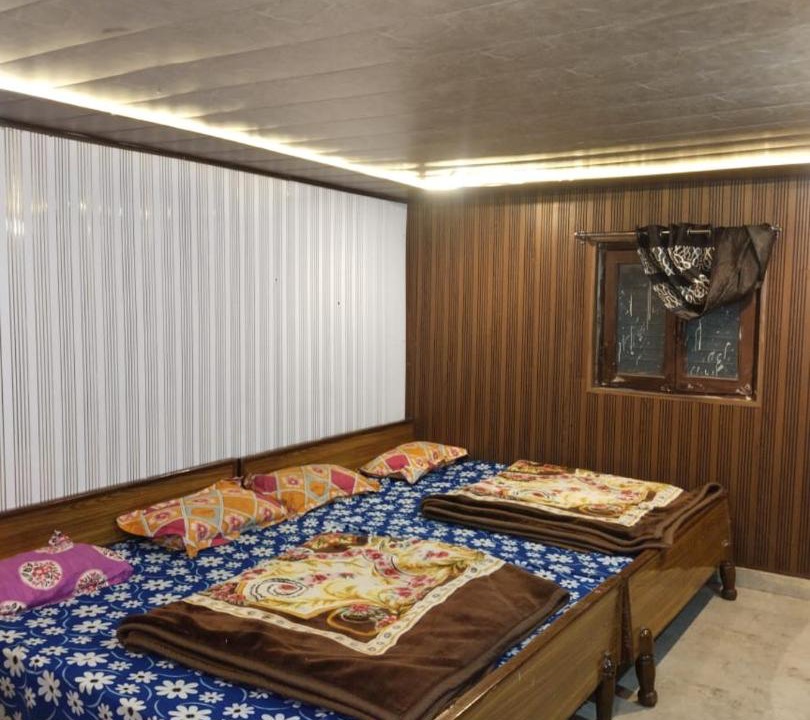 Photo of Bedroom in Badrinath