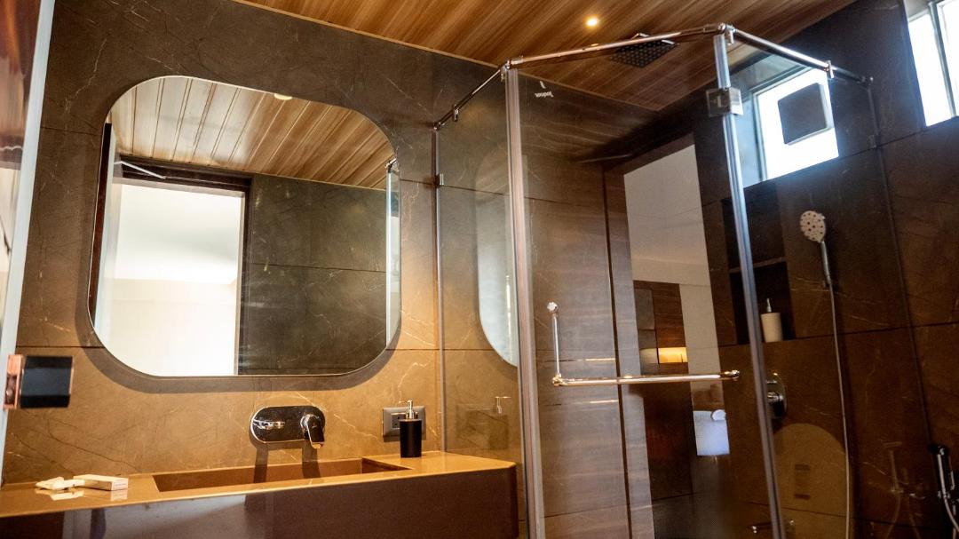 Photo of Bathroom in Mahabaleshwar