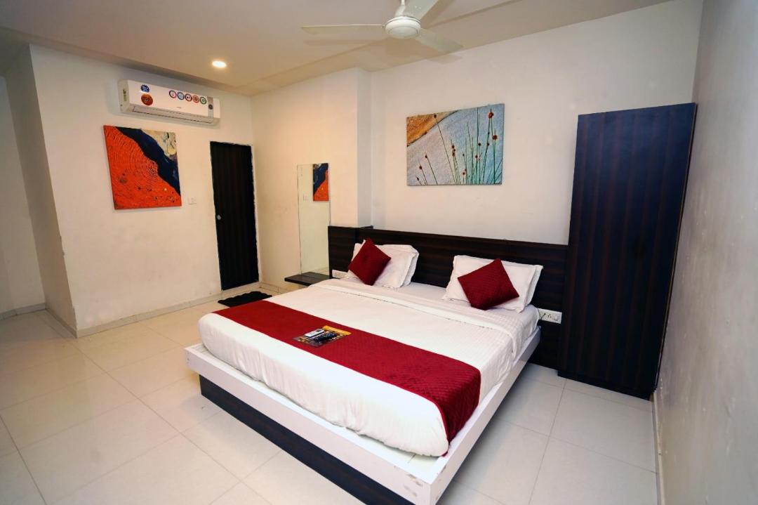 Photo of Bedroom in Rajkot