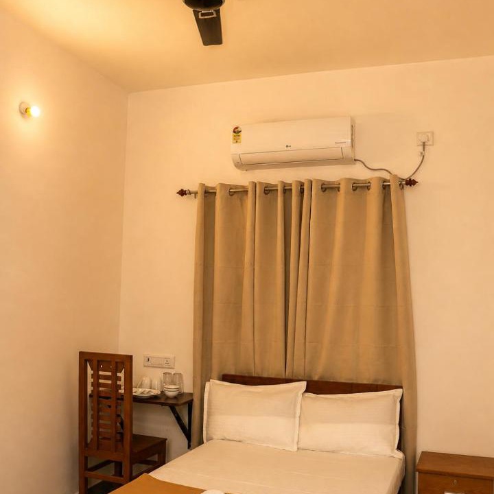 Photo of Bedroom in Courtallam