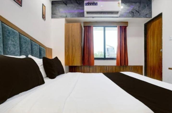 Photo of Bedroom in Usman Pura
