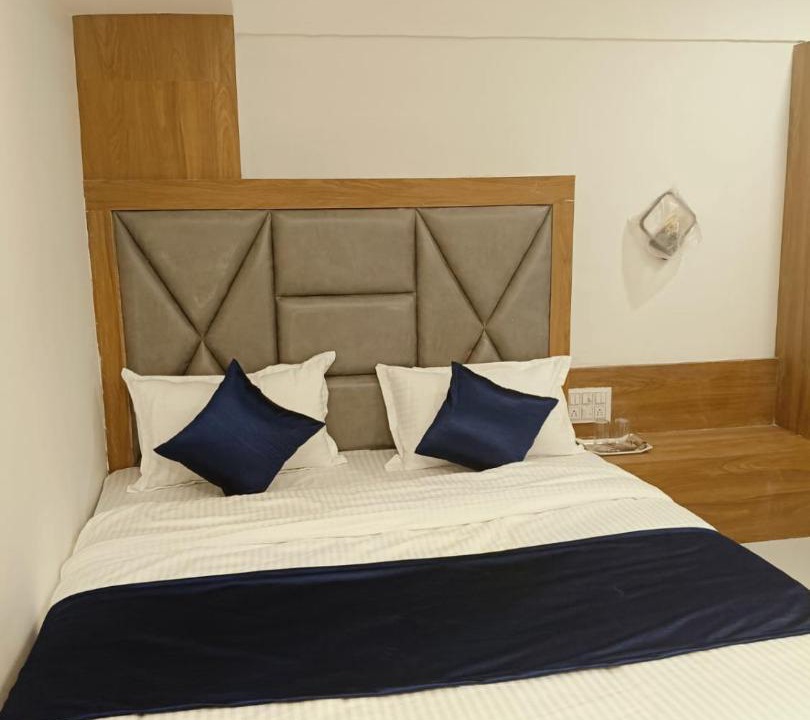 Photo of Bedroom in Usman Pura