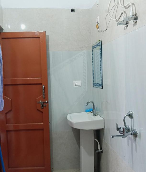 Photo of Bathroom in Ukhimath