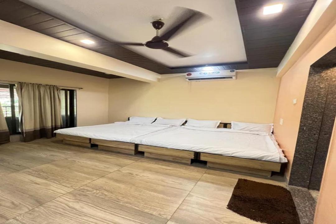 Photo of Bedroom in Pen