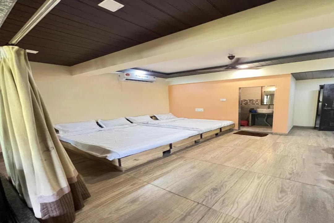 Photo of Bedroom in Pen
