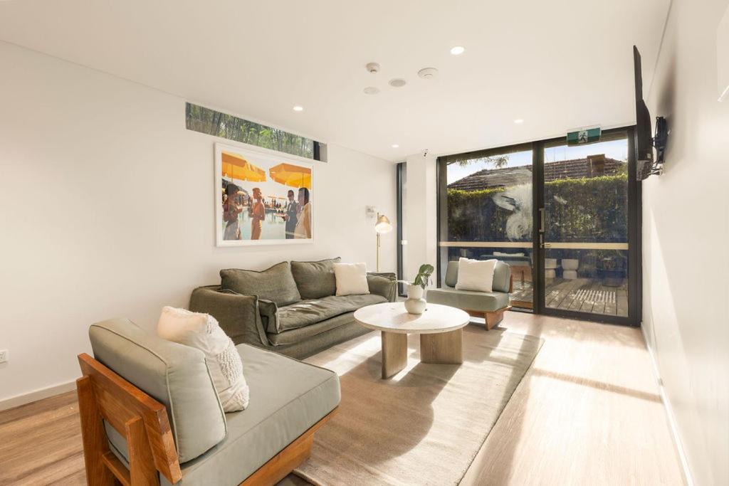 Photo of Others in Cremorne