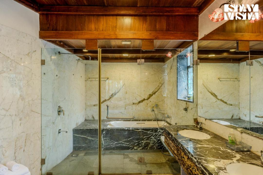 Photo of Bathroom in Ilhas