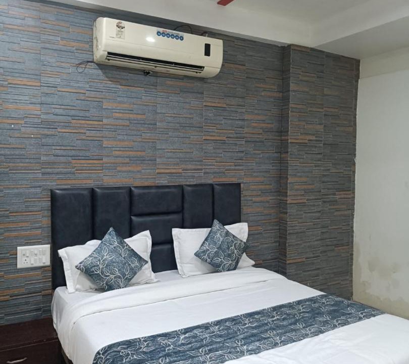 Photo of Bedroom in Ahmedabad City Centre