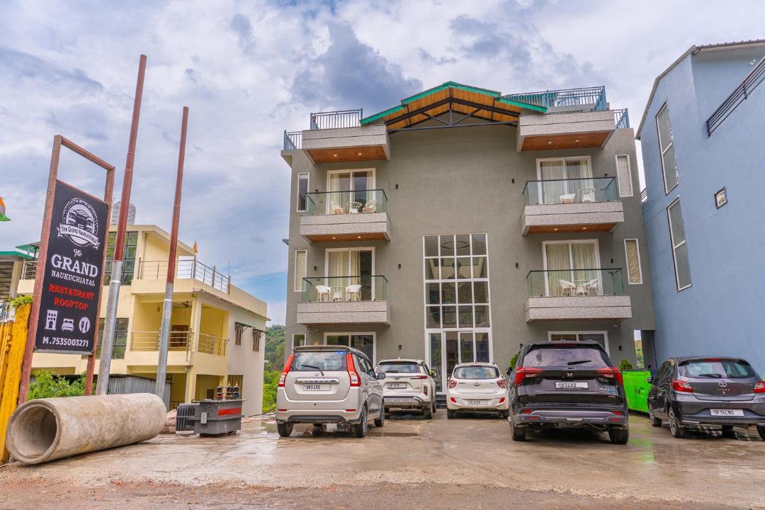 Photo of Buildings in Bhimtal