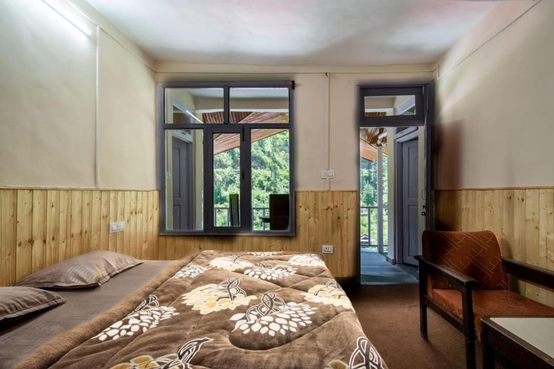 Photo of Bedroom in Jibhi