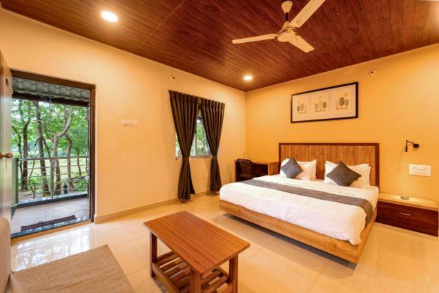 Photo of Bedroom in Timbholi