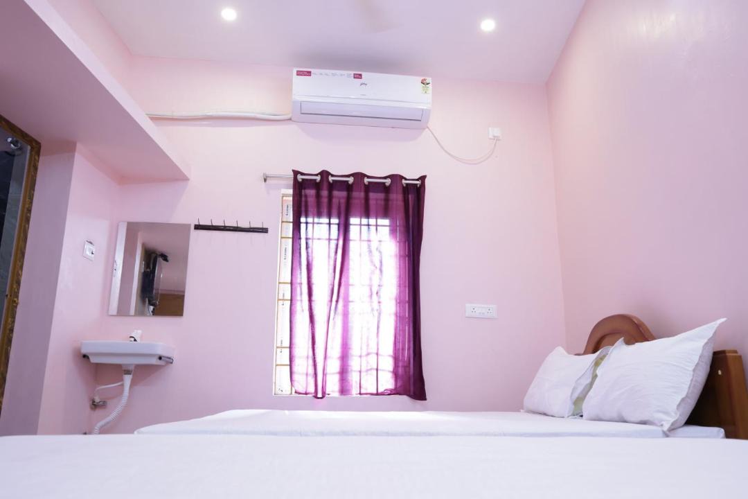 Photo of Bedroom in Tiruchendur
