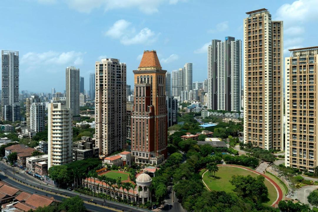 Photo of Others in Parel