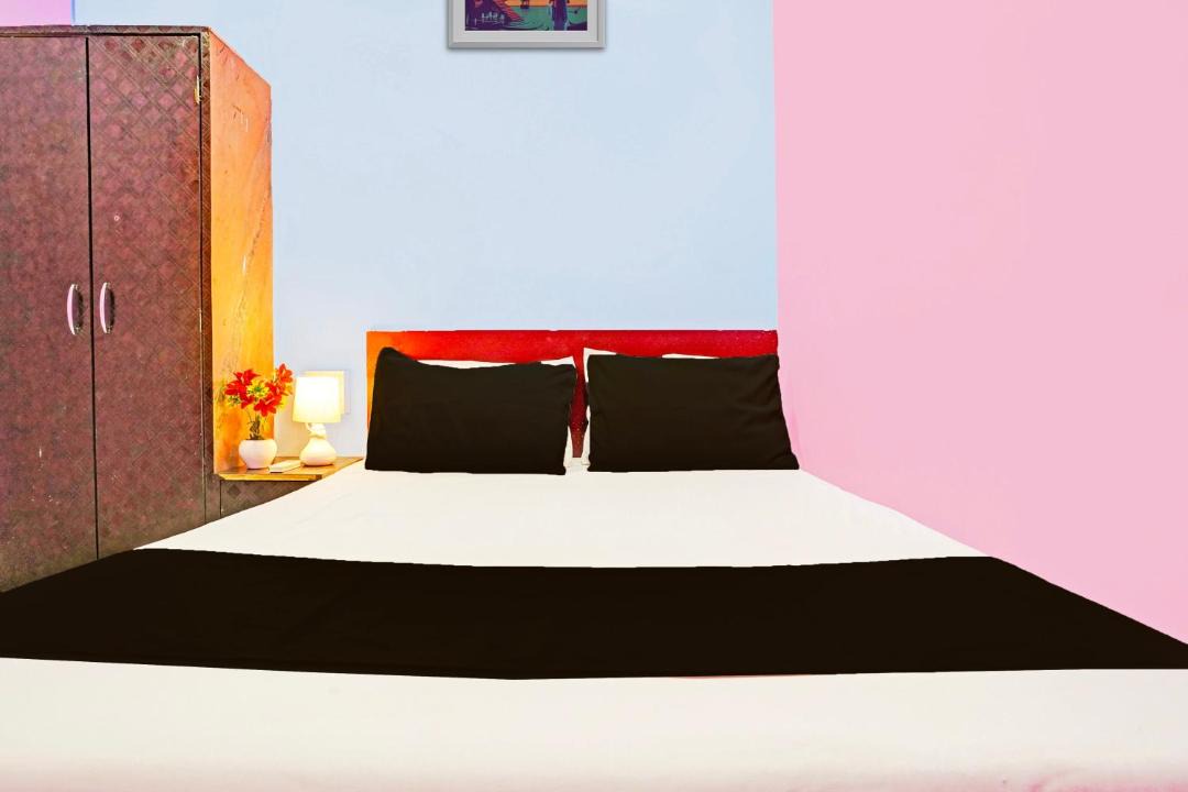 Photo of Bedroom in Prabhadevi