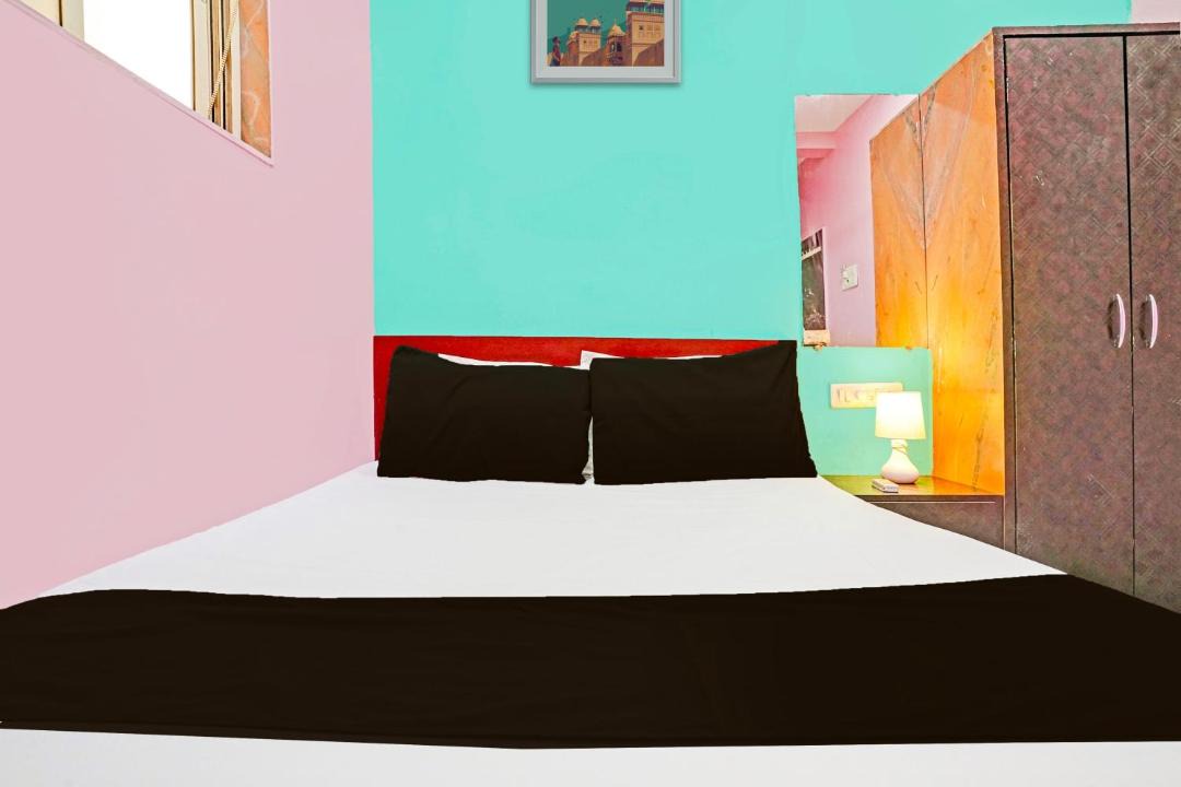 Photo of Bedroom in Prabhadevi