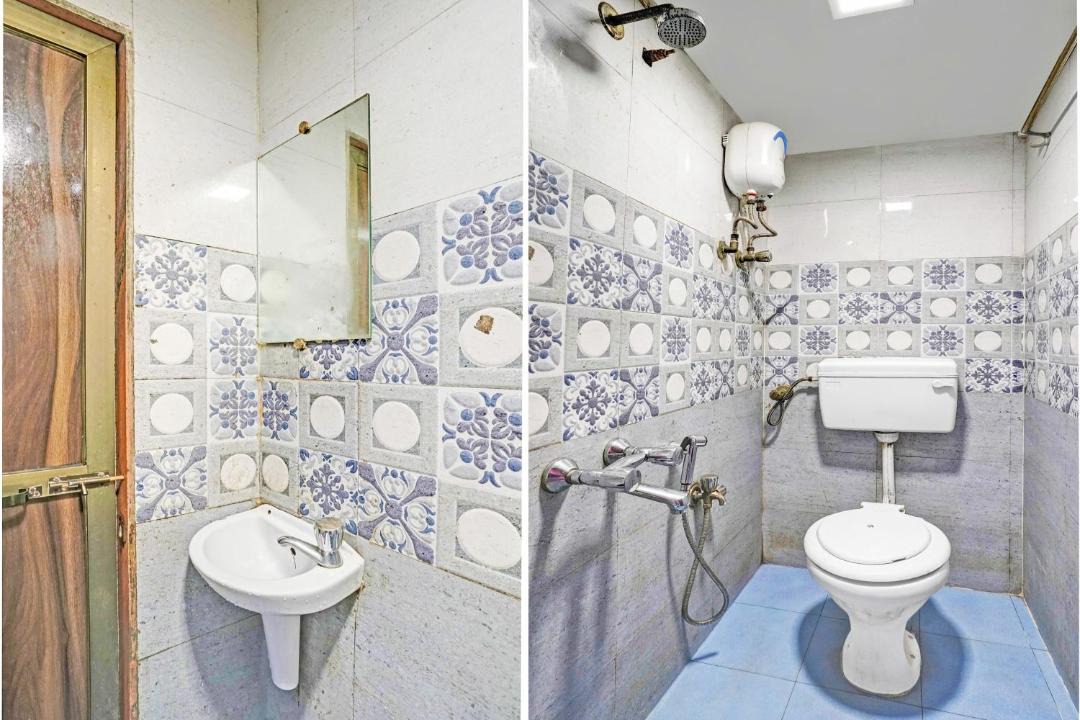 Photo of Bathroom in Prabhadevi