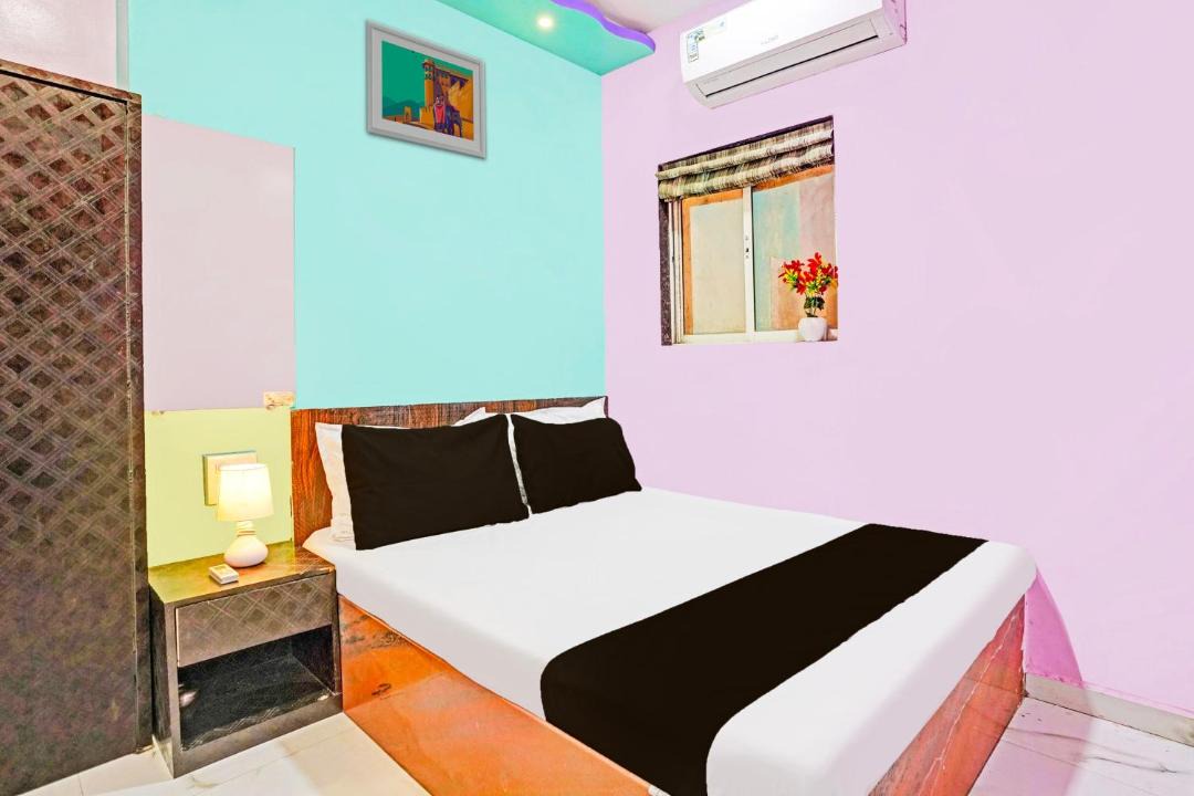 Photo of Bedroom in Prabhadevi