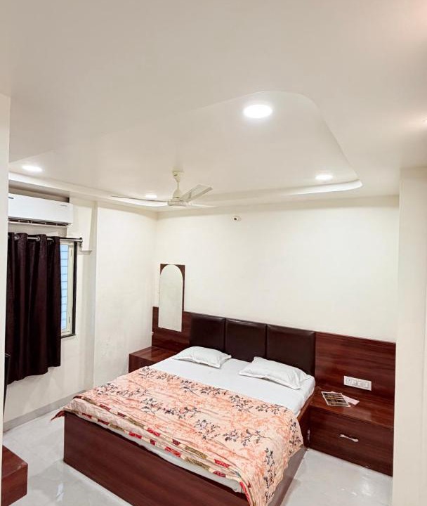 Photo of Bedroom in Daulatabad