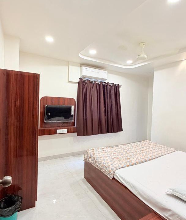 Photo of Bedroom in Daulatabad