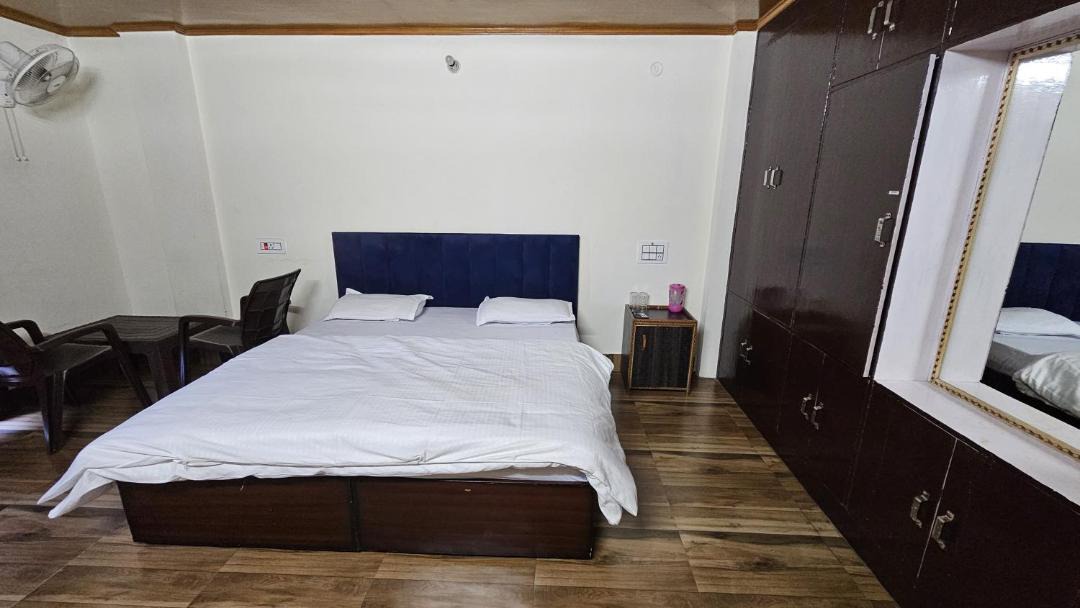 Photo of Bedroom in Karnaprayag