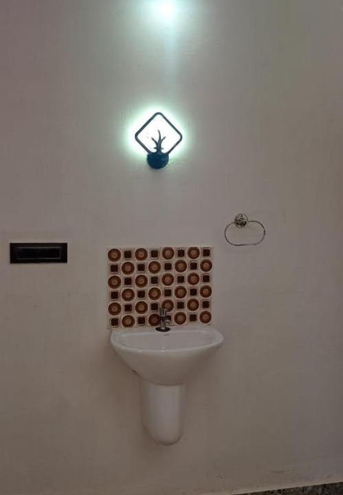 Photo of Bathroom in Maraiyur