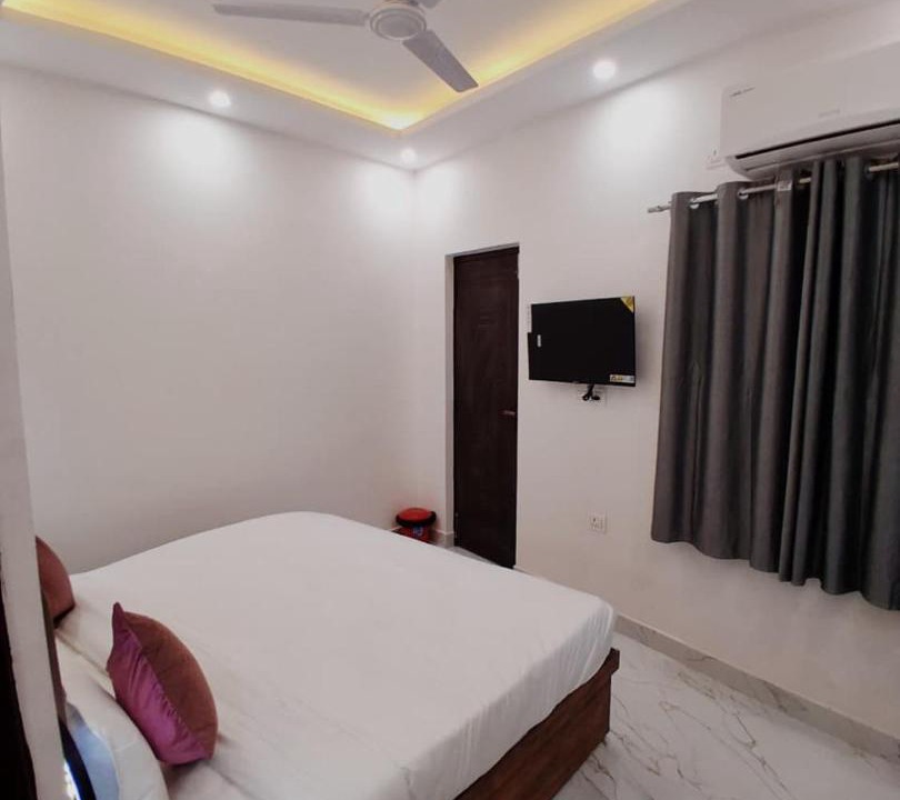 Photo of Bedroom in Tapovan