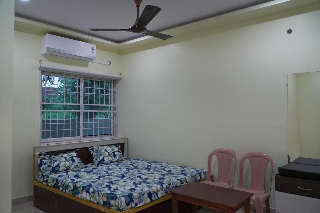 Photo of Bedroom in Yellamanchili