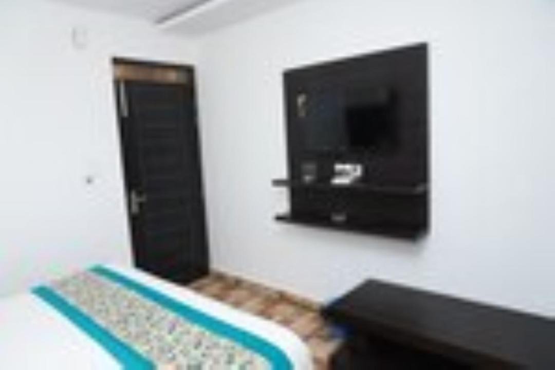 Photo of Bedroom in Bhimtal