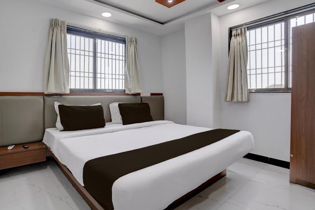 Photo of Bedroom in Daulatabad