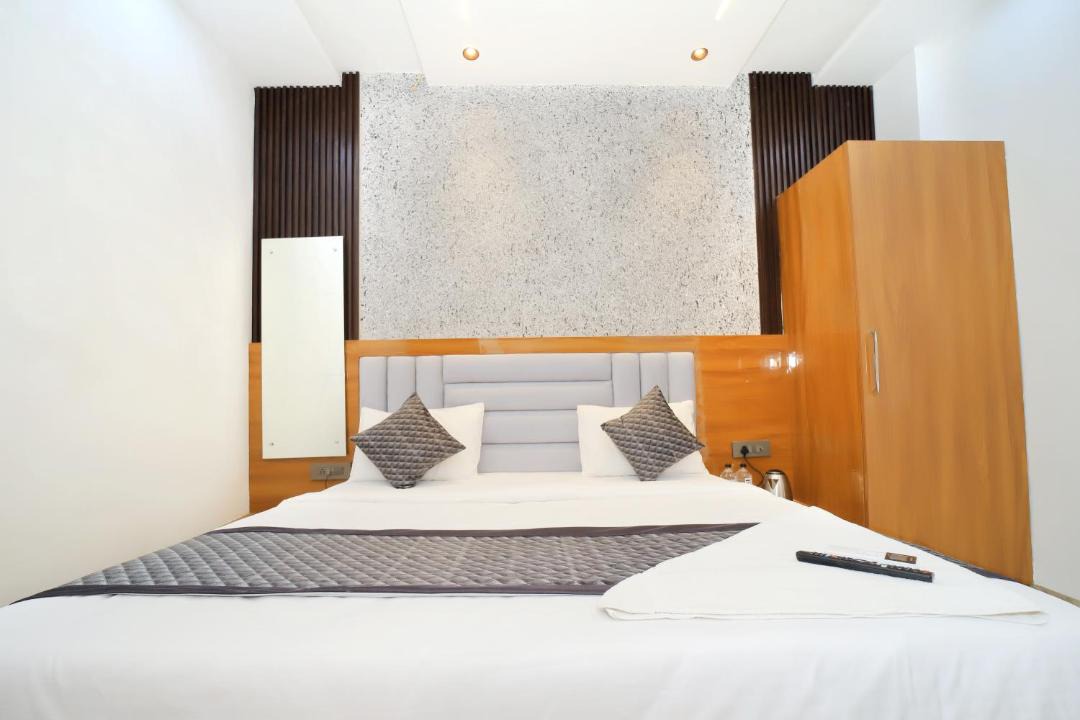 Photo of Bedroom in Taj Ganj