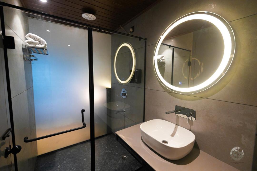 Photo of Bathroom in Neora