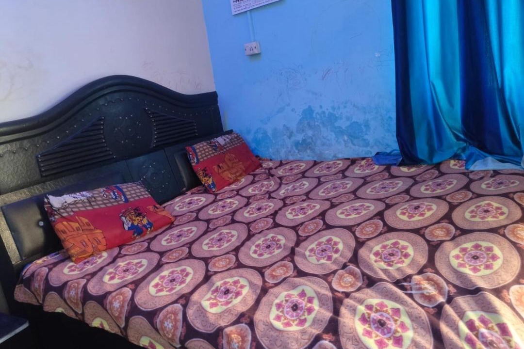 Photo of Bedroom in Hasanpur