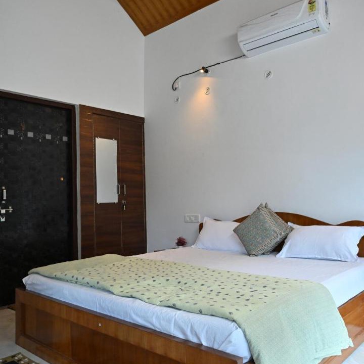 Photo of Bedroom in Sona Nadi Range