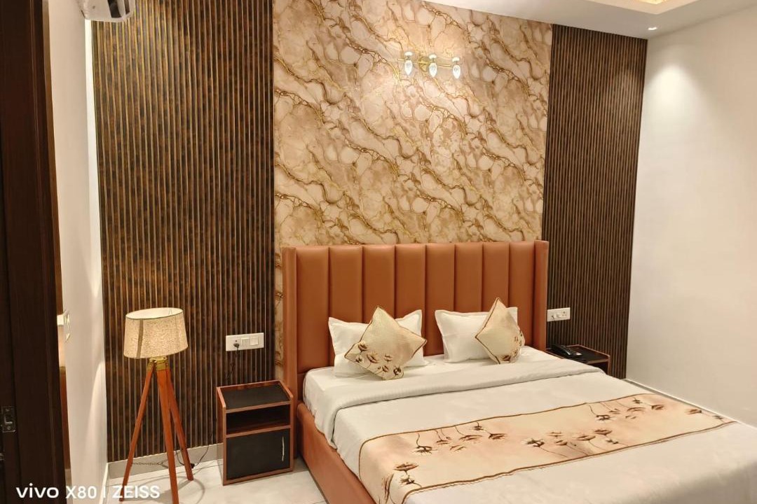 Photo of Bedroom in Dhampur