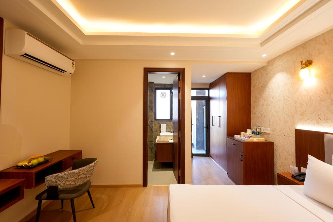Photo of Others in DLF Phase 3