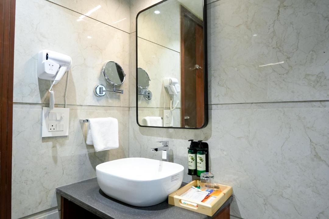 Photo of Bathroom in DLF Phase 3