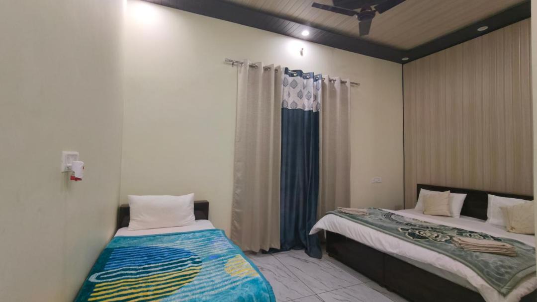 Photo of Bedroom in Chamoli