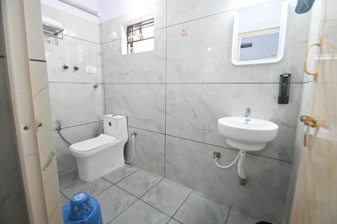 Photo of Bathroom in Murudeshwara